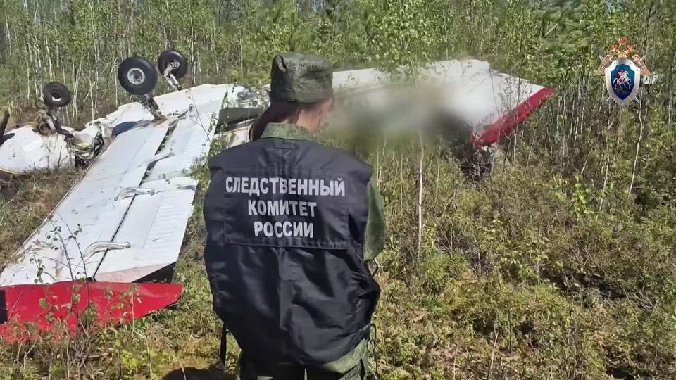 Ошибка пилотирования при выполнении полета и отказ техники рассматриваются в качестве основной версии при проверке происшествия с жесткой посадкой самолета в Тюменской области