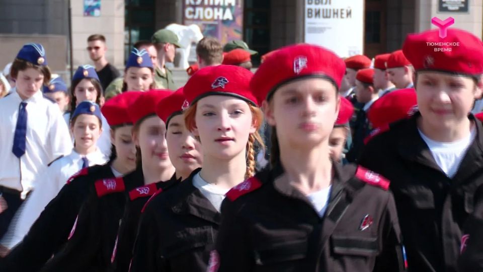Более 900 участников собрал 6-й городской смотр строя и песни Более 900 участников собрал 6-й городской смотр строя и песни