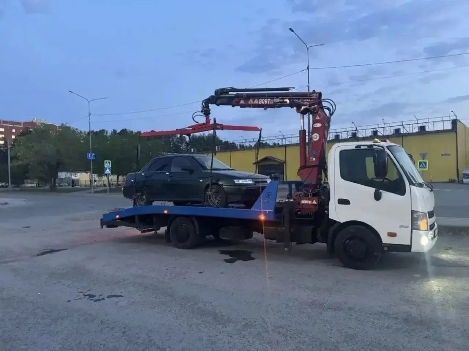Сэкономил на обедах: школьник приобрел автомобиль на свои деньги и ездил на ней по Тюмени