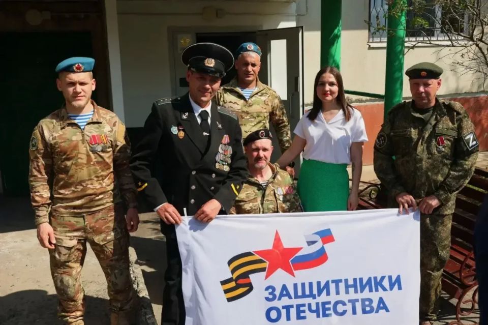На дом ветерана СВО установили Звезду Героя На дом ветерана СВО установили Звезду Героя