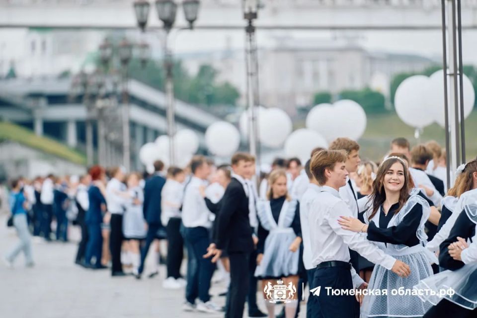 Мы знаем, когда пройдет вальс выпускников на тюменской набережной! Мы знаем, когда пройдет вальс выпускников на тюменской набережной!