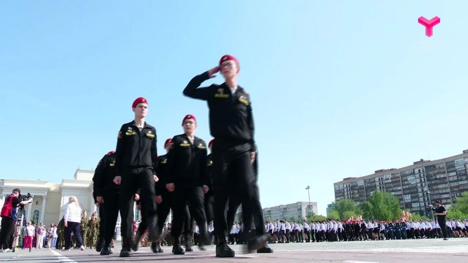 Более 900 участников собрал 6-й городской смотр строя и песни Более 900 участников собрал 6-й городской смотр строя и песни
