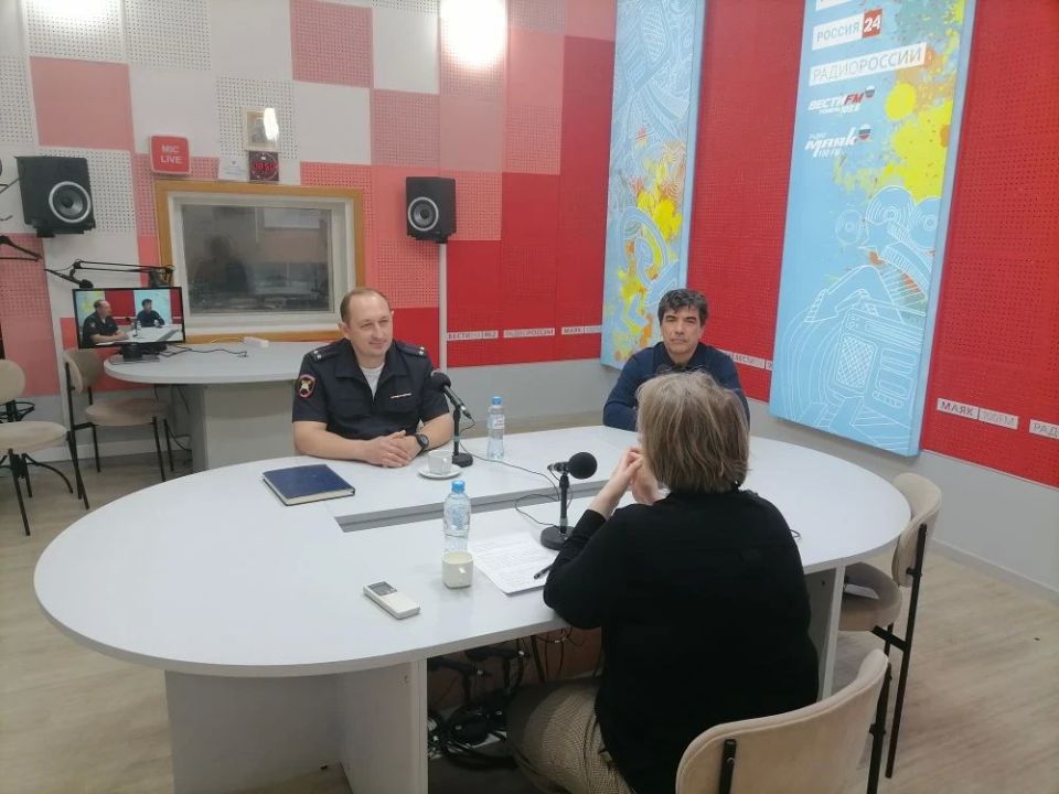 О том, как получить водительское удостоверение определенной категории, кому нельзя садиться за руль по медицинским показаниям, а также о том, когда не стоит выезжать в путь из-за риска плохого самочувствия, сегодня в...