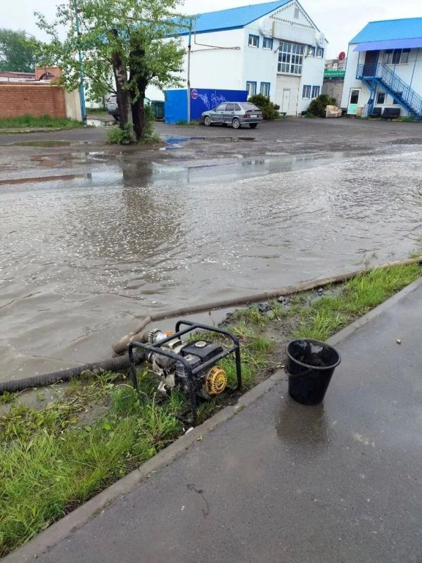 Откачка воды в Калининском округе продолжается Откачка воды в Калининском округе продолжается