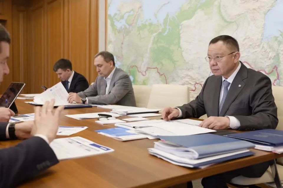 Глава Минстроя России Ирек Файзуллин провел рабочую встречу с Губернатором Ямало-Ненецкого автономного округа Дмитрием Артюховым Глава Минстроя России Ирек Файзуллин провел рабочую встречу с Губернатором Ямало-Ненецкого автономного округа Дмитрием Артюховым