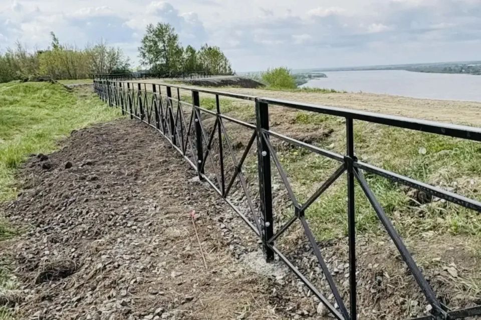 Субботний рабочий объезд.. Проверил объекты инфраструктуры. Побывал в Сквере выпускников: здесь всегда шумно и многолюдно. Рад, что сквер стал настоящей точкой притяжения Субботний рабочий объезд.. Проверил объекты инфраструктуры. Побывал в Сквере выпускников: здесь всегда шумно и многолюдно. Рад, что сквер стал настоящей точкой притяжения