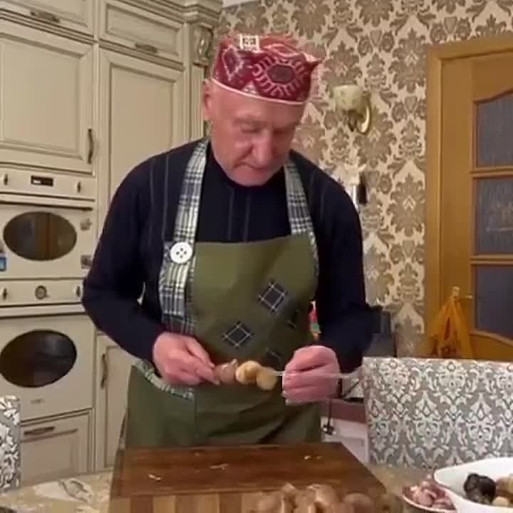 Очередные рецепты и танцы от «самого счастливого мэра России»