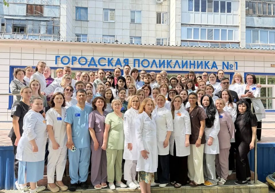 Сердце поликлиники — команда: как профессионализм и забота создают атмосферу доверия