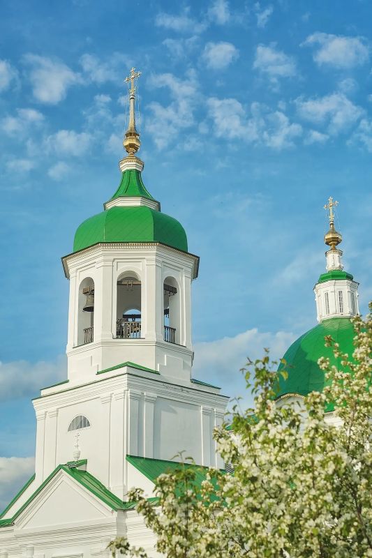 Храм апостолов Петра и Павла в объективе Юлии Архипенко выглядит величаво и умиротворённо Храм апостолов Петра и Павла в объективе Юлии Архипенко выглядит величаво и умиротворённо