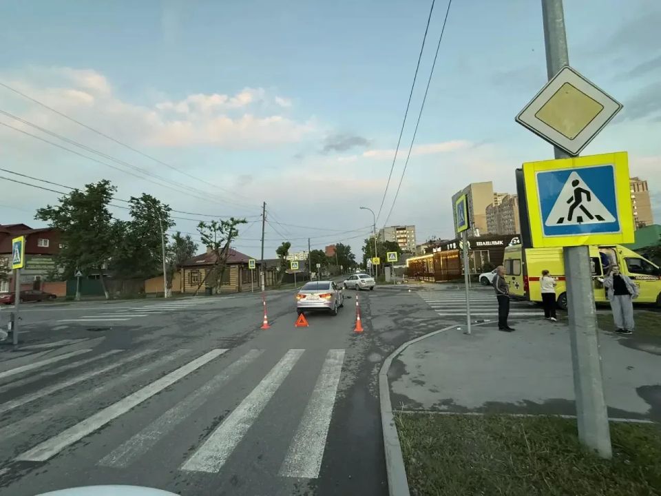 Две тюменские школьницы попали в ДТП, взяв прокатный электросамокат со своего аккаунта Две тюменские школьницы попали в ДТП, взяв прокатный электросамокат со своего аккаунта