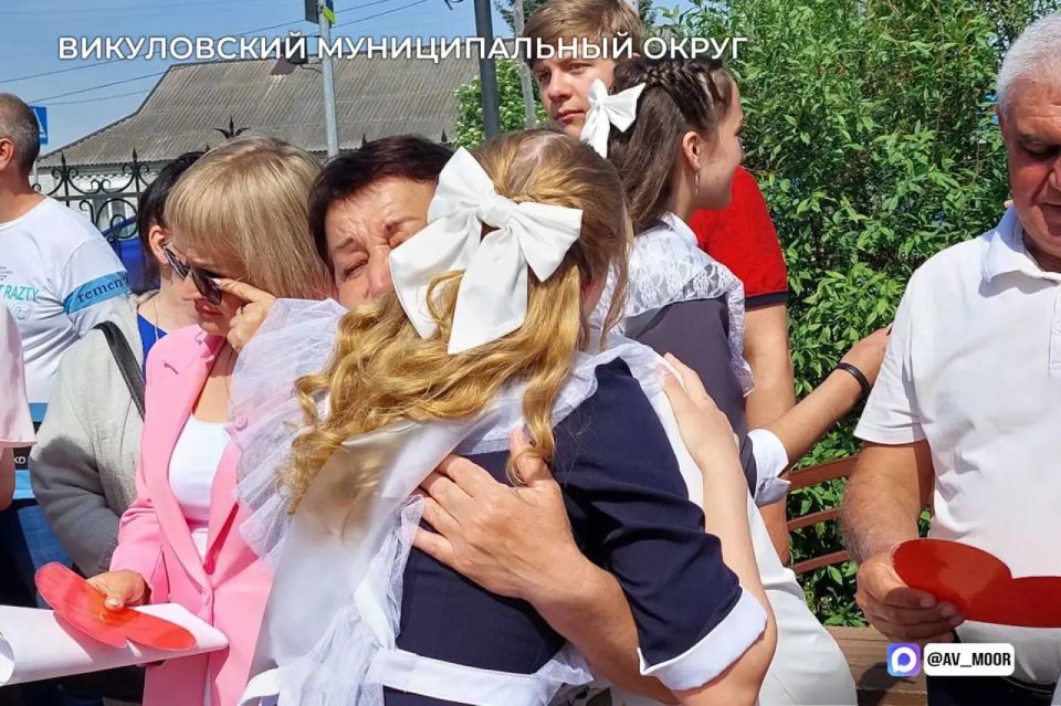 Александр Моор: Во всех школах Тюменской области прозвенел последний звонок! Александр Моор: Во всех школах Тюменской области прозвенел последний звонок!