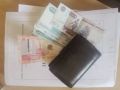В тюменскую полицию поступило заявление от местной жительницы, которая сообщила, что у нее похитили кошелек, внутри которого находилось 15 000 рублей