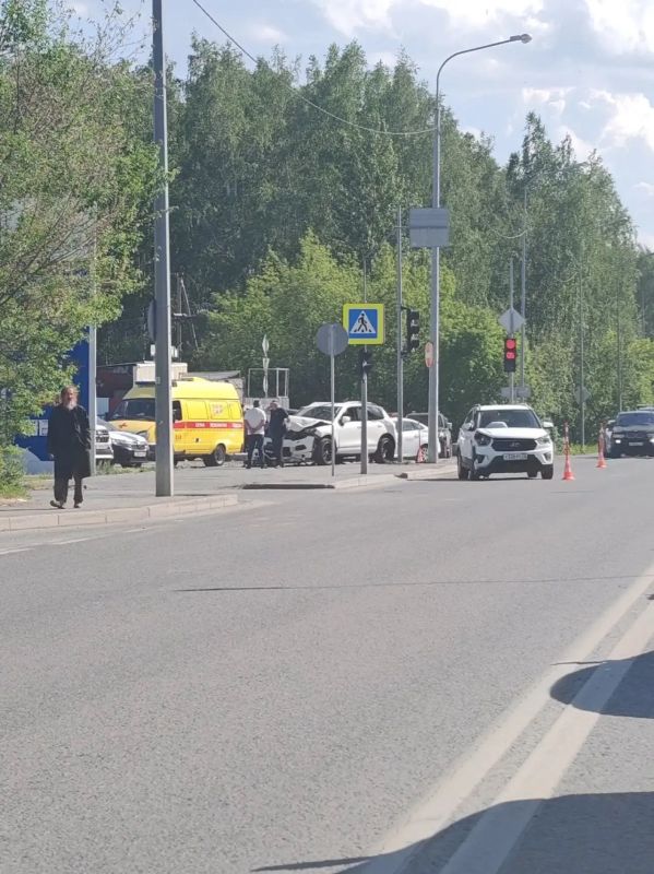 В аварии, произошедшей накануне на Ветеранов Труда, есть пострадавшие