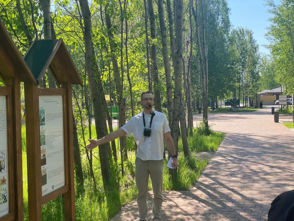 Экскурсия по парку Константина Лагунова прошла в Восточном административном округе Тюмени Экскурсия по парку Константина Лагунова прошла в Восточном административном округе Тюмени