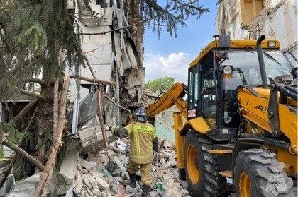 «Теракт»: трагедию в Старобельске, где погиб 21 человек, в частности, студенты колледжа, на который и пришелся удар ВСУ «Теракт»: трагедию в Старобельске, где погиб 21 человек, в частности, студенты колледжа, на который и пришелся удар ВСУ
