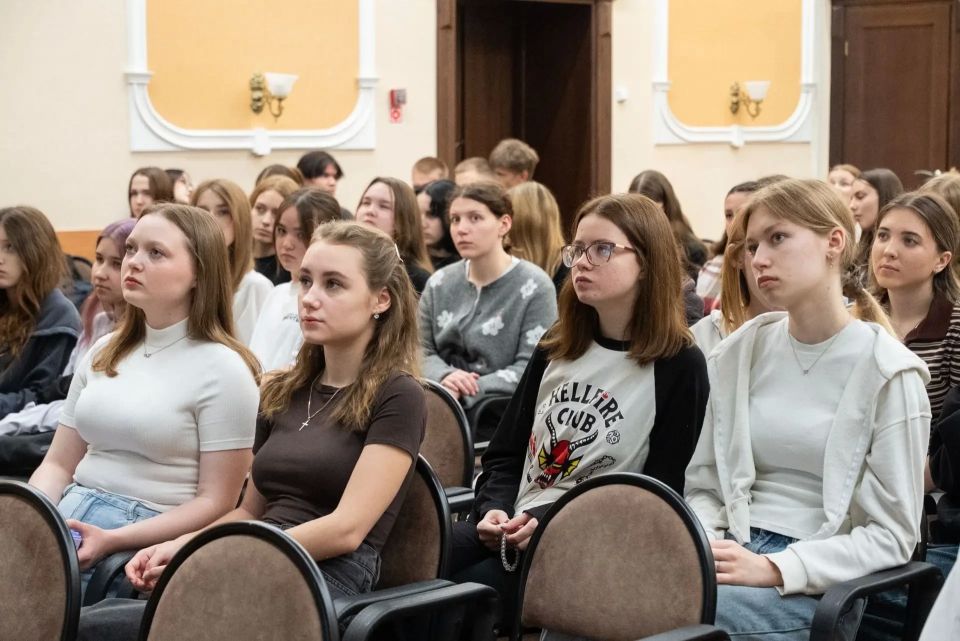 Более 1 000 студентов и школьников стали участниками федерального проекта "Проводники смыслов Более 1 000 студентов и школьников стали участниками федерального проекта "Проводники смыслов