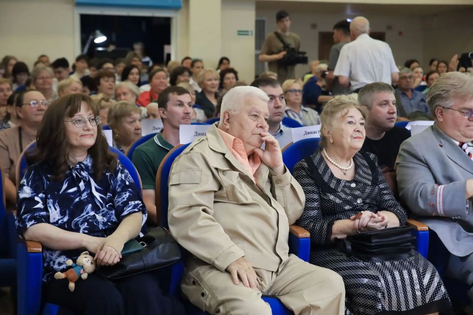 Живая связь времен. В год 440-летия Тюмени в нашем городе заложена традиция чествования трудовых династий Живая связь времен. В год 440-летия Тюмени в нашем городе заложена традиция чествования трудовых династий