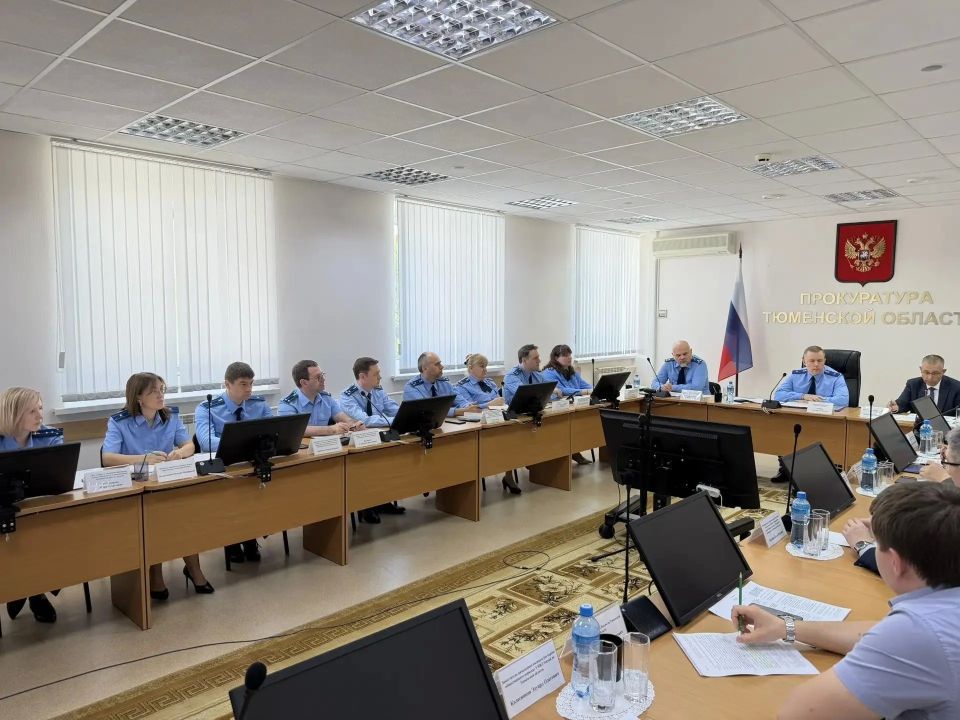 В прокуратуре Тюменской области под председательством прокурора области Александра Попова состоялось заседание межведомственной рабочей группы по вопросу обеспечения законности при проведении избирательной кампании по... В прокуратуре Тюменской области под председательством прокурора области Александра Попова состоялось заседание межведомственной рабочей группы по вопросу обеспечения законности при проведении избирательной кампании по...