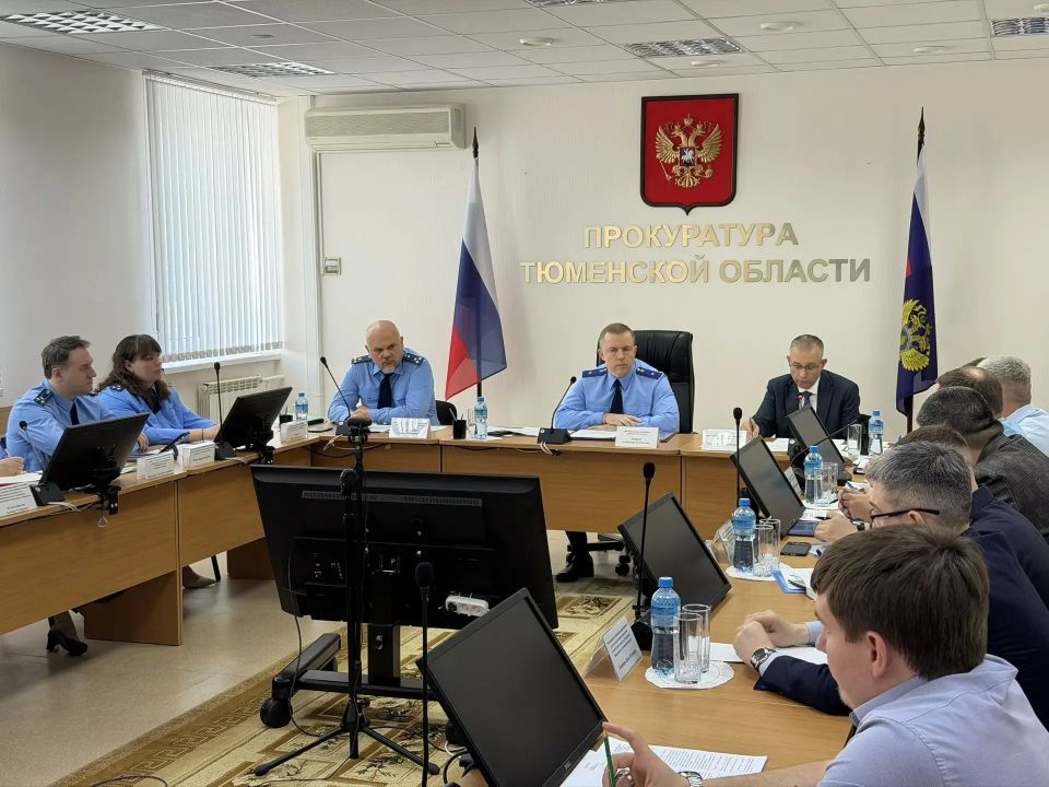 В прокуратуре Тюменской области под председательством прокурора области Александра Попова состоялось заседание межведомственной рабочей группы по вопросу обеспечения законности при проведении избирательной кампании по... В прокуратуре Тюменской области под председательством прокурора области Александра Попова состоялось заседание межведомственной рабочей группы по вопросу обеспечения законности при проведении избирательной кампании по...