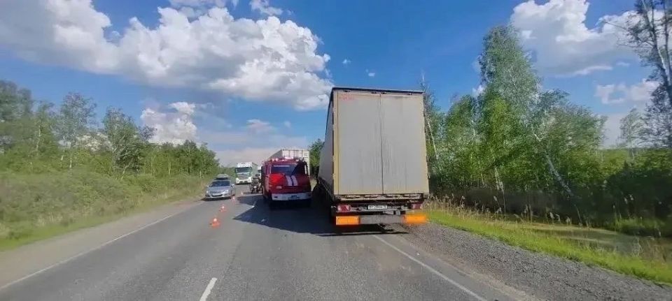 Водитель фуры погиб в ДТП на трассе Тюмень — Омск Водитель фуры погиб в ДТП на трассе Тюмень — Омск