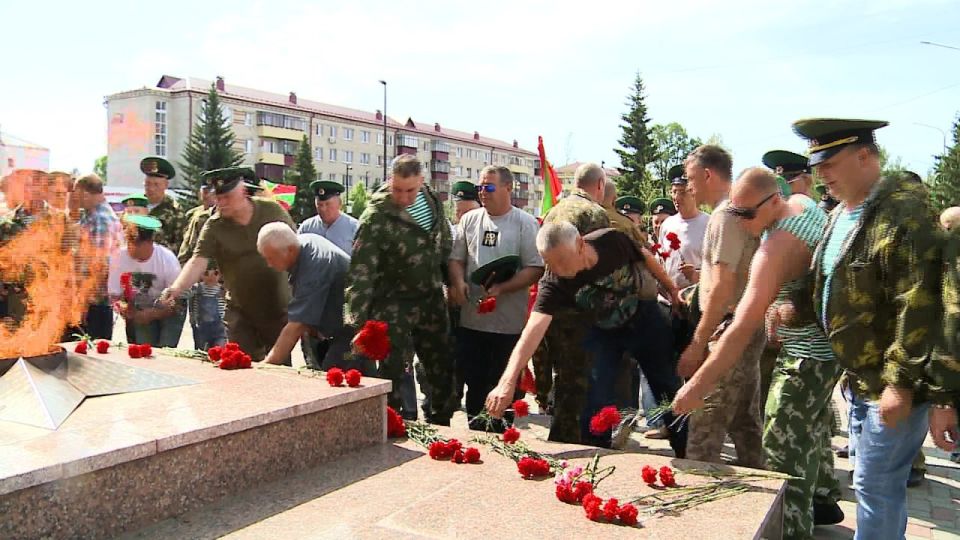 Сегодня в России - День пограничника Сегодня в России - День пограничника
