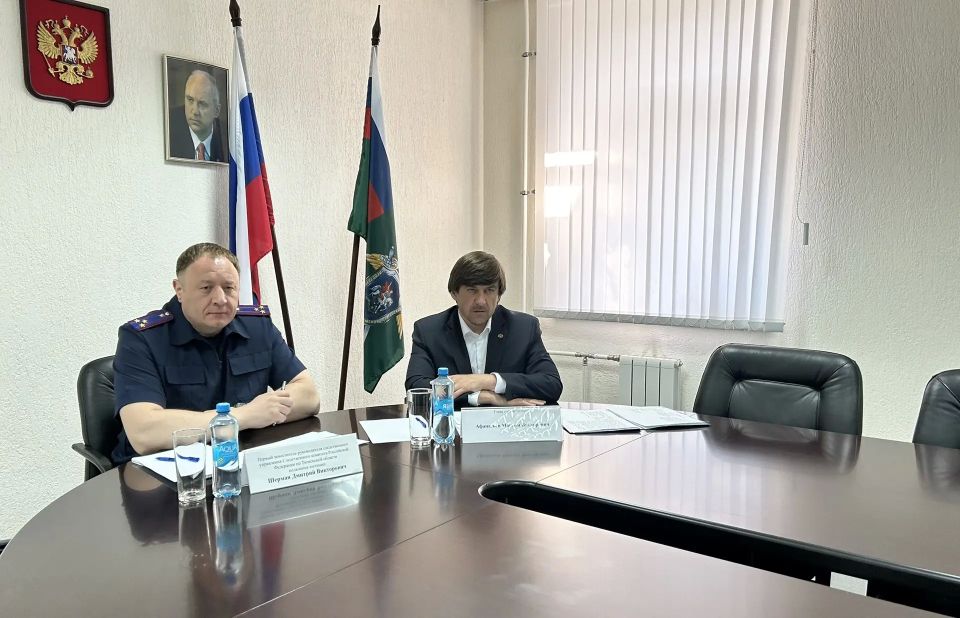 Первый заместитель руководителя следственного управления СКР по Тюменской области совместно с главой города Тюмени провели личный прием граждан Первый заместитель руководителя следственного управления СКР по Тюменской области совместно с главой города Тюмени провели личный прием граждан
