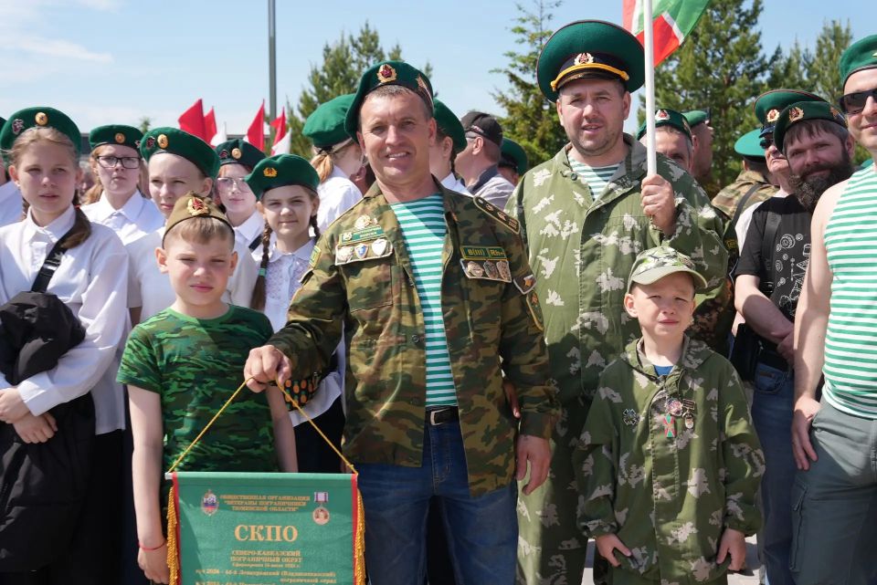 Максим Афанасьев: Уважаемые ветераны пограничных войск и все, кто сегодня стоит на страже рубежей России! Максим Афанасьев: Уважаемые ветераны пограничных войск и все, кто сегодня стоит на страже рубежей России!