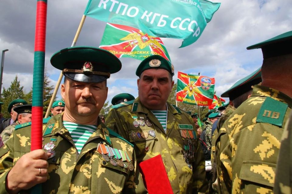 Максим Афанасьев: Уважаемые ветераны пограничных войск и все, кто сегодня стоит на страже рубежей России! Максим Афанасьев: Уважаемые ветераны пограничных войск и все, кто сегодня стоит на страже рубежей России!