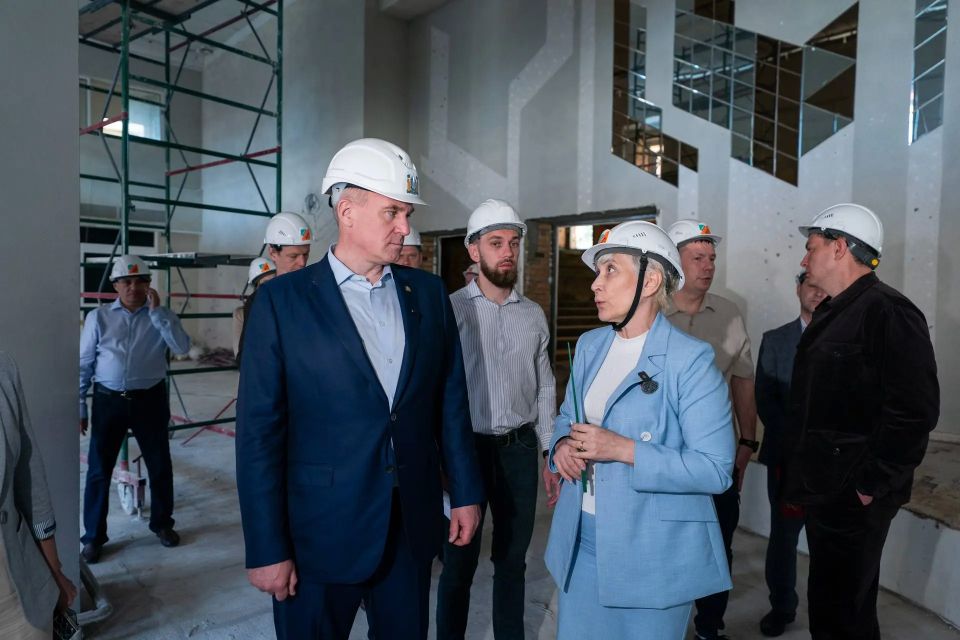 Руслан Кухарук: Югра активно включилась в строительный сезон Руслан Кухарук: Югра активно включилась в строительный сезон