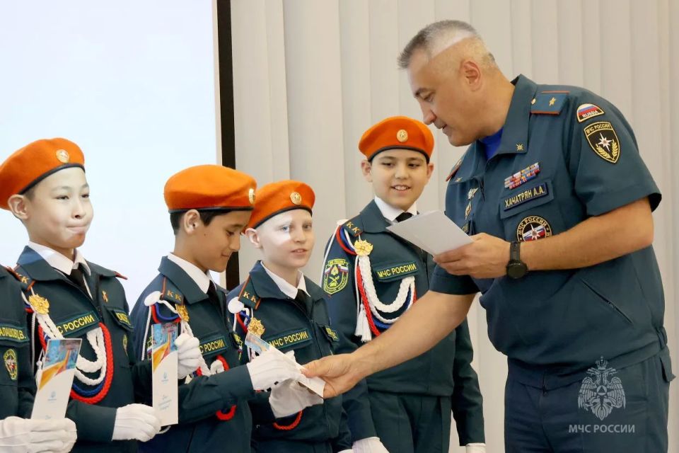 Тюменские кадеты МЧС России подвели итоги учебного года Тюменские кадеты МЧС России подвели итоги учебного года