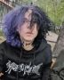 В Тюмени молодой парень избил женщину — на фото он. Его ищет полиция