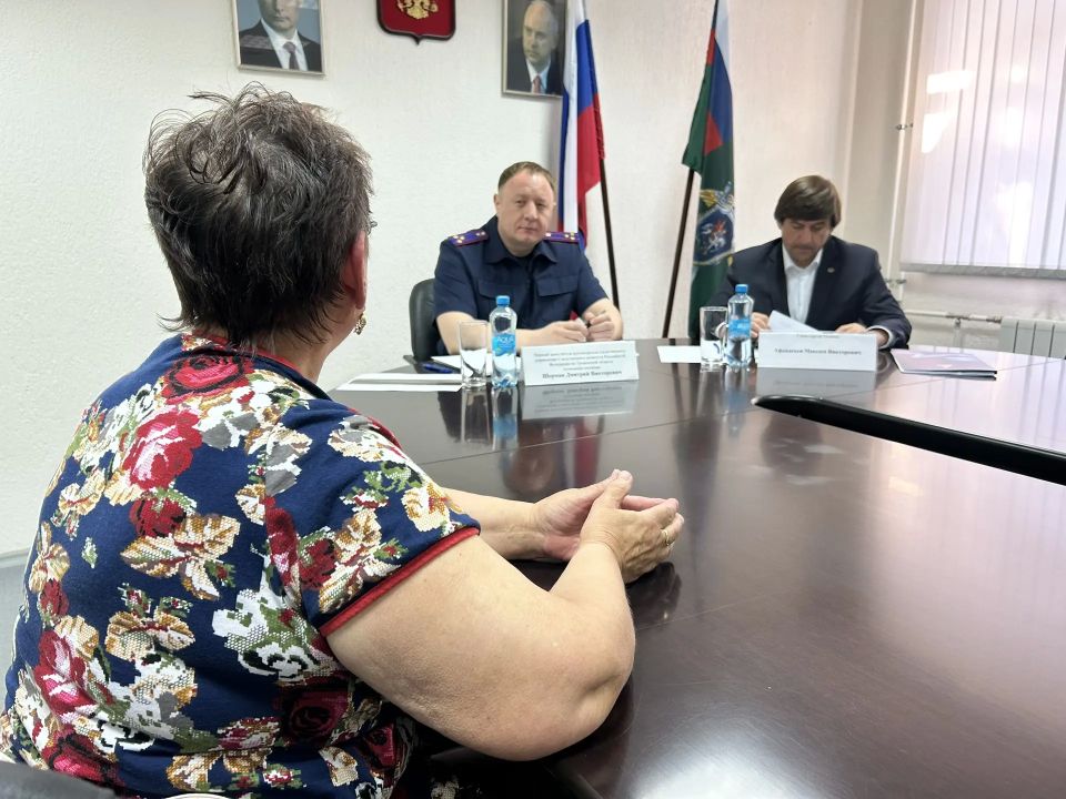 Первый заместитель руководителя следственного управления СКР по Тюменской области совместно с главой города Тюмени провели личный прием граждан Первый заместитель руководителя следственного управления СКР по Тюменской области совместно с главой города Тюмени провели личный прием граждан