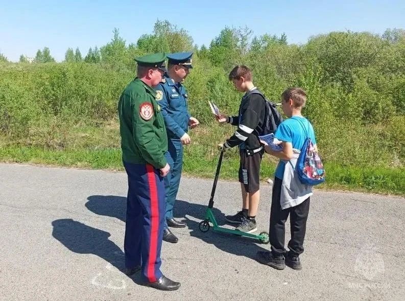 Безопасность на водных объектах в Ялуторовском округе под контролем сотрудников МЧС России Безопасность на водных объектах в Ялуторовском округе под контролем сотрудников МЧС России