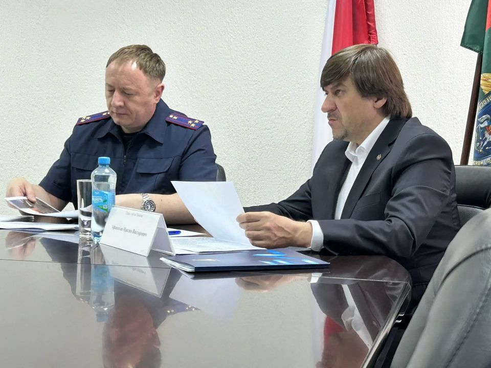 Первый заместитель руководителя следственного управления СКР по Тюменской области совместно с главой города Тюмени провели личный прием граждан Первый заместитель руководителя следственного управления СКР по Тюменской области совместно с главой города Тюмени провели личный прием граждан