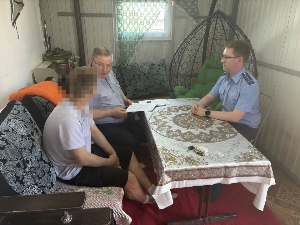 Прокурор Казанского района Константин Севрюгин в рамках организации работы по наставничеству над несовершеннолетними детьми, состоящими на учете в межведомственном программном комплексе «Банк данных семей и...