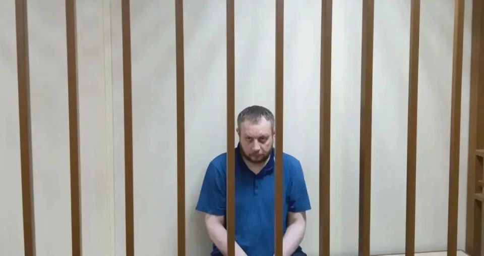 Жителя Тюмени, который затащил маленькую девочку в подъезд, отправили в СИЗО Жителя Тюмени, который затащил маленькую девочку в подъезд, отправили в СИЗО