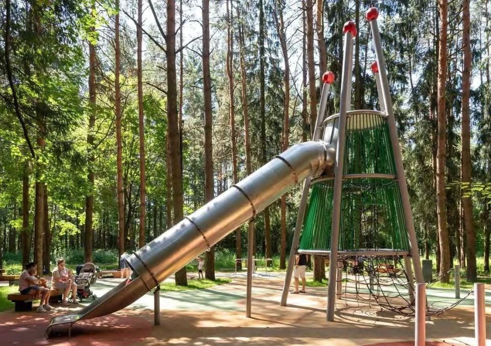 Современные игровые площадки в рамках нацпроекта «Инфраструктура для жизни» становятся центрами развития, творчества и семейного отдыха Современные игровые площадки в рамках нацпроекта «Инфраструктура для жизни» становятся центрами развития, творчества и семейного отдыха