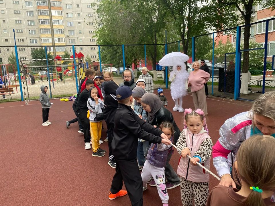 Праздник детства и единства: в Тюмени прошло праздничное мероприятие для взрослых и детей Праздник детства и единства: в Тюмени прошло праздничное мероприятие для взрослых и детей
