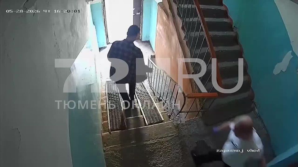 В сети появилось видео задержания 44летнего мужчины, который 28 мая приставал к 5-летней девочке на Лесобазе
