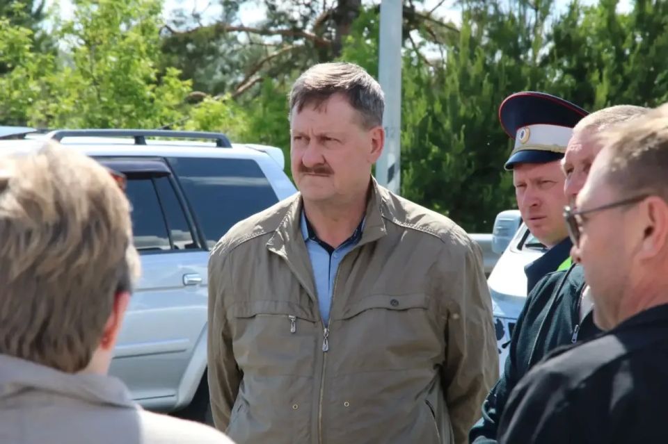 «Безопасность на дорогах: в Тюмени пожарные, медики и ГИБДД провели совместный рейд» «Безопасность на дорогах: в Тюмени пожарные, медики и ГИБДД провели совместный рейд»