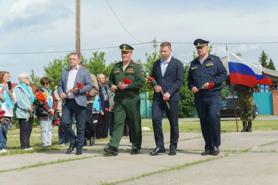 Военно-патриотическая акция, посвященная 69-й годовщине со дня образования ТВВИКУ, прошла в Тюменском округе Военно-патриотическая акция, посвященная 69-й годовщине со дня образования ТВВИКУ, прошла в Тюменском округе
