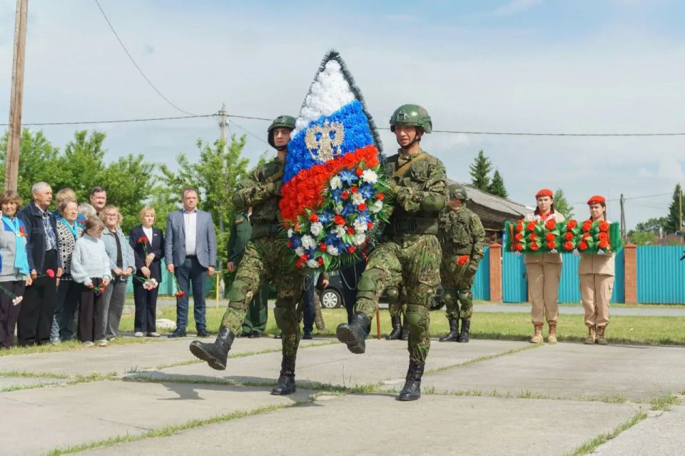 Военно-патриотическая акция, посвященная 69-й годовщине со дня образования ТВВИКУ, прошла в Тюменском округе Военно-патриотическая акция, посвященная 69-й годовщине со дня образования ТВВИКУ, прошла в Тюменском округе