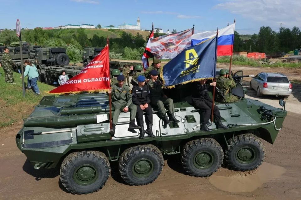 На берег Иртыша высадился настоящий мирный десант – офицеры и курсанты ТВВИКУ имени маршала А.И. Прошлякова На берег Иртыша высадился настоящий мирный десант – офицеры и курсанты ТВВИКУ имени маршала А.И. Прошлякова