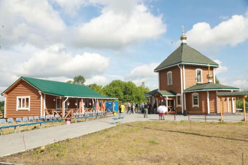 В селе Иевлево Ярковского округа отстроили храм в честь Архангела Михаила, утраченный в советское время В селе Иевлево Ярковского округа отстроили храм в честь Архангела Михаила, утраченный в советское время