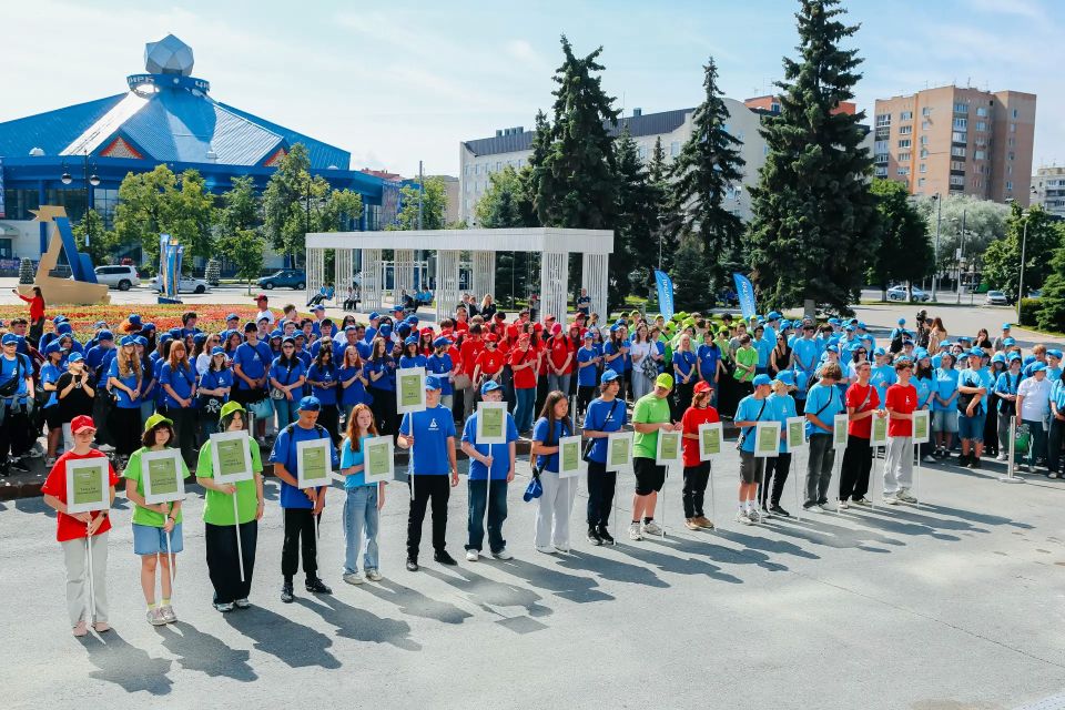 Торжественно открыли «Трудовое лето» Торжественно открыли «Трудовое лето»
