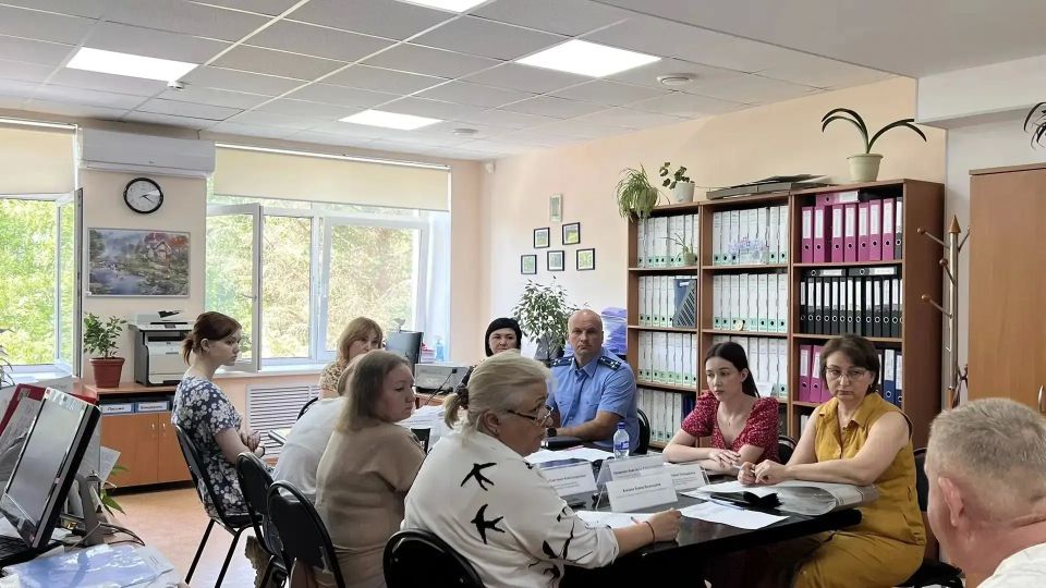 Прокурор Центрального административного округа г. Тюмени Евгений Кондрашкин принял участие в заседании территориальной комиссии по делам несовершеннолетних