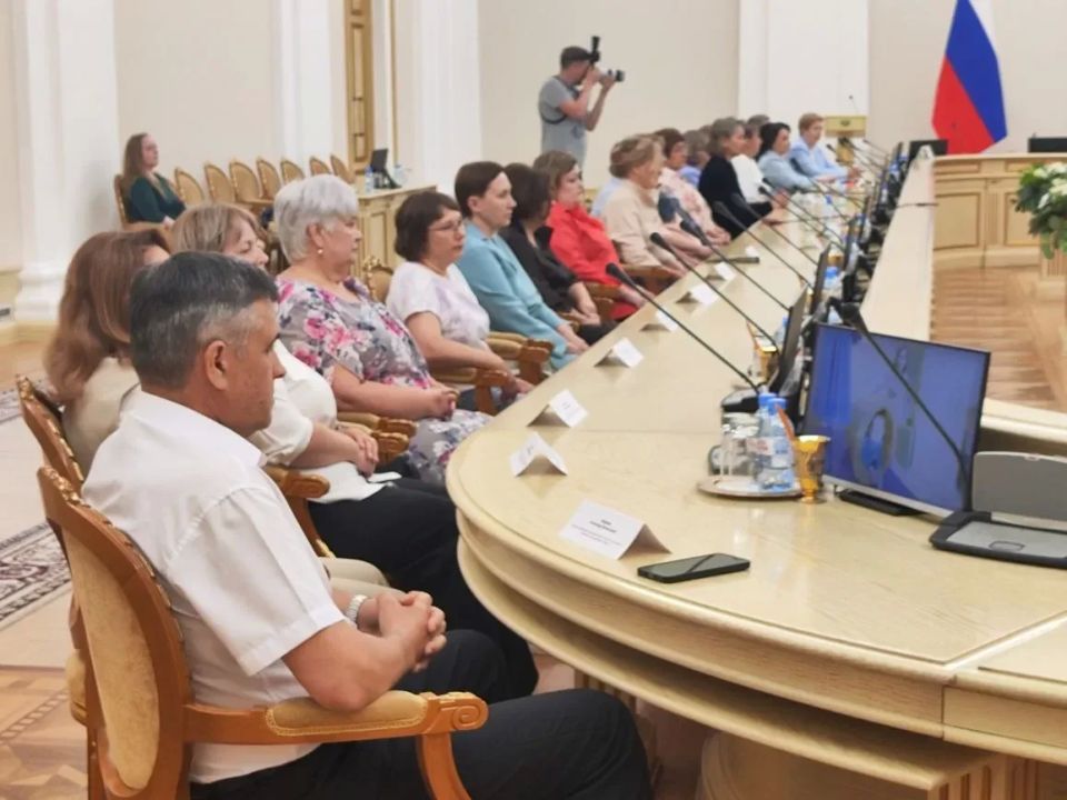 В Правительстве Тюменской области состоялось награждение сотрудников учреждений и организаций отрасли "Социальная политика" В Правительстве Тюменской области состоялось награждение сотрудников учреждений и организаций отрасли "Социальная политика"