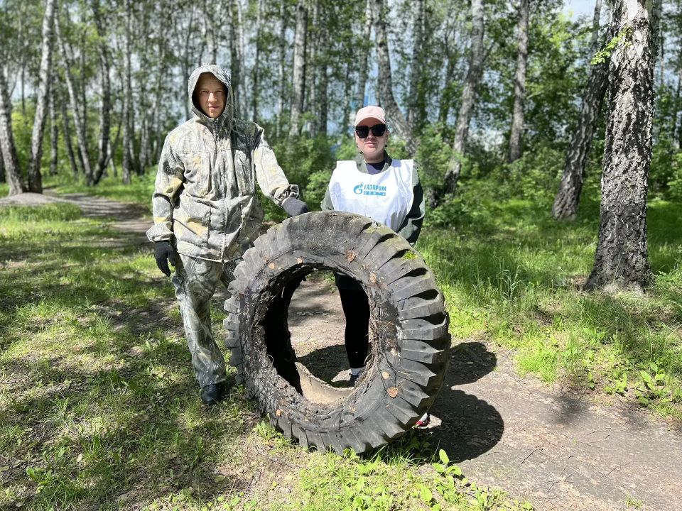С заботой о природе!. 5 июня дружный коллектив ООО «Газпромнефть-Автоматизация» завершил длинную рабочую неделю субботником, который прошел на территории лесного массива в границах улиц Мельникайте – Ветеранов труда – Дружбы С заботой о природе!. 5 июня дружный коллектив ООО «Газпромнефть-Автоматизация» завершил длинную рабочую неделю субботником, который прошел на территории лесного массива в границах улиц Мельникайте – Ветеранов труда – Дружбы