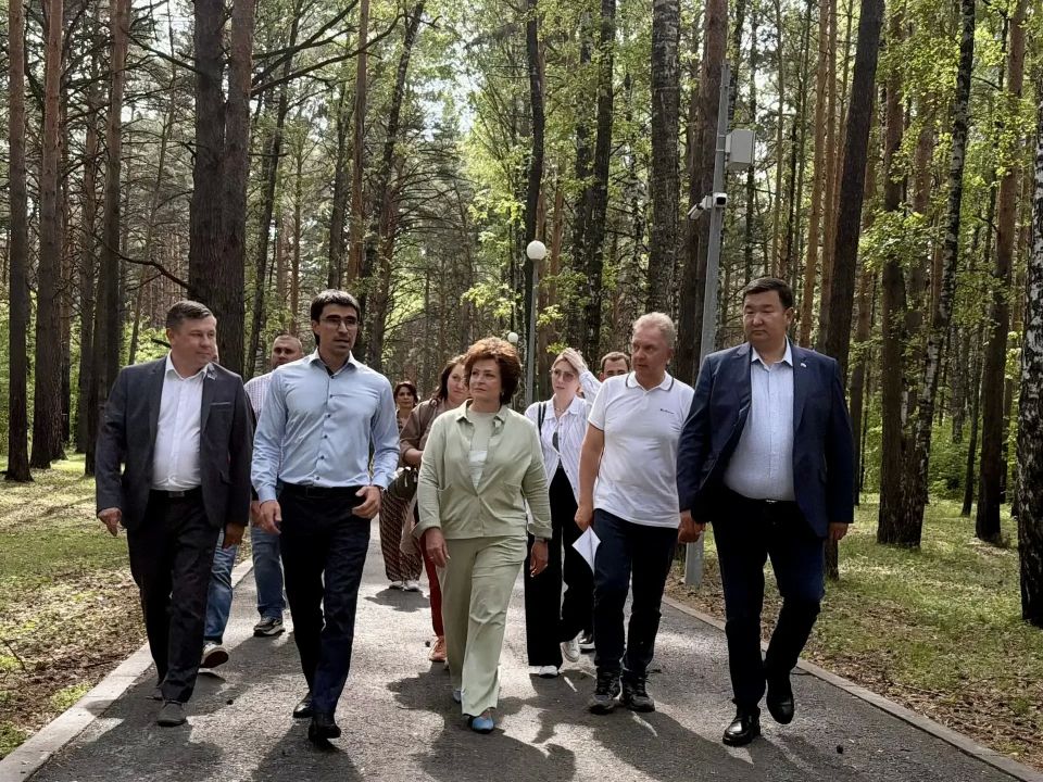 Благоустройство Гилёвской рощи оценили депутаты городской думы совместно с представителями администрации Тюмени Благоустройство Гилёвской рощи оценили депутаты городской думы совместно с представителями администрации Тюмени