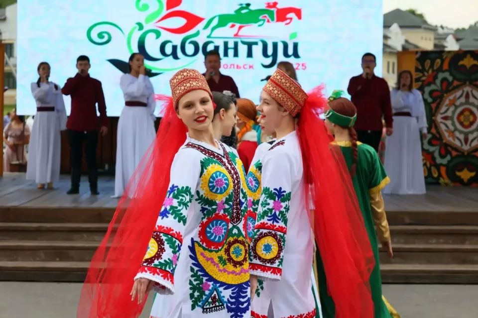 Друзья, июнь готовит нам несколько праздничных событий Друзья, июнь готовит нам несколько праздничных событий